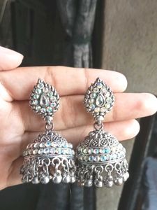I&#39;m Selling New and Classic Earring.
