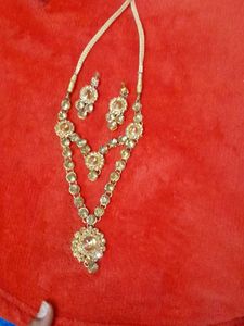 A Brand New JEWELLERY SET