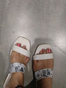 Zudio Flat Sandal