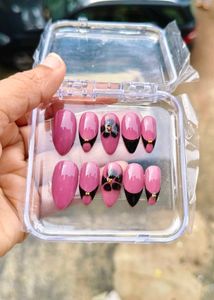 Press-On Nail Set