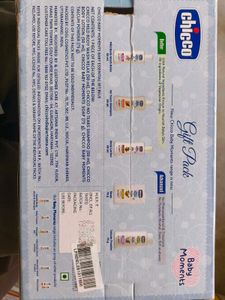 Chicco Baby Moments Essential Set, Gift Set for Ba