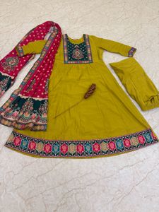 Elegant Ethnic Anarkali Suit Set for women’s and g