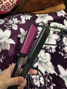 Vega Hair Straightener