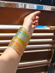 trendy colourful transparent glass bangles