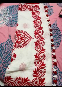 Elegant Red &amp; White Saree with padded blouse