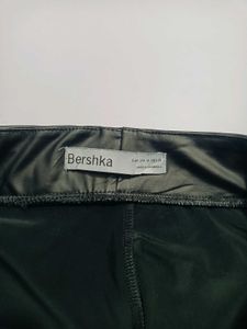 Sleek Black Leather Leggings Free Sz 30-32-34