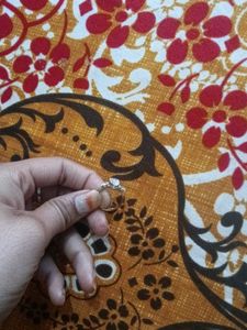 Elegant Ring with Sparkling Detail