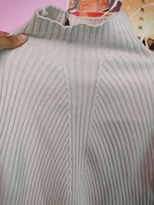 🤍Turtle Neck Top White 🤍 Cute 💕