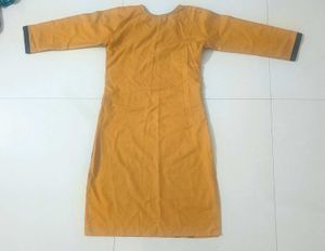 Set of 4 Women&#39;s Cotton Kurtis