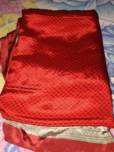 Red &amp; Grey Crape Saree