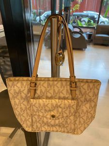 Authentic ❌Michael Kors Jet Set Tote Handba