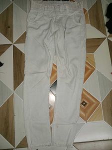 White High-Waisted Jeans