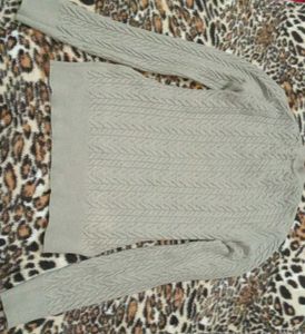 Price Drop!! Grey knit sweater 🎀