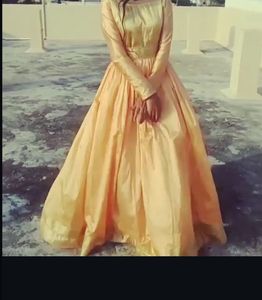 Elegant Ethnic Gown With Hip Belt
