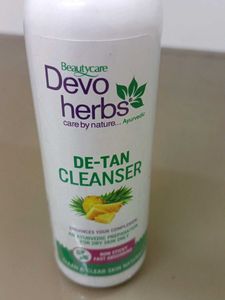 De Tan Cleanser