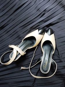 Elegant Beige Casual Shoes