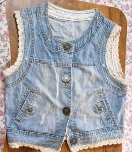 Y2k Vest With Lace