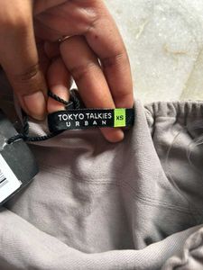 Tokyo Talkies Sleeveless Grey Top