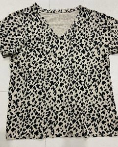 Animal Print V-Neck T-shirt