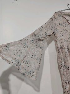 Top In Foral Print