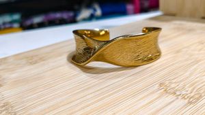 Sculpted Wave Cuff