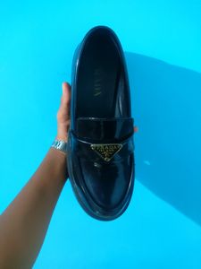 Prada Shoes For Men (Size: 6) 💫