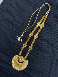 Traditional  Antique Gold Tone Pearl Long Neclace