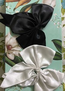 Set Of 2 Bows - Black And White
