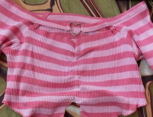 y2k heart shape pink crop top from urbanic