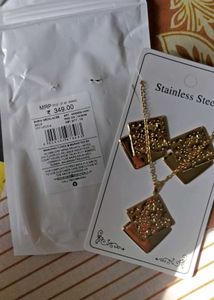 Gold-Tone Necklace &amp; Earrings Set