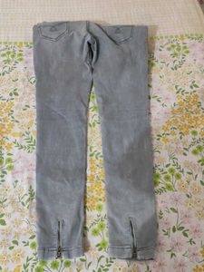 Gray &#39;Focus&#39; Jeans - Size 32