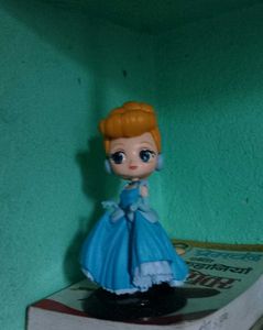 Cutest and Rare Disney Cinderella figurine.