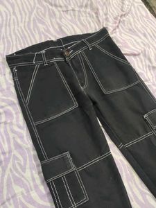 😍Black Cargo Jeans In 28 Waist Size🥰