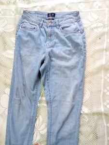 High Waisted Jeans 🌼