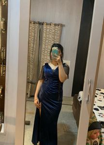 Beautiful Mid Slit Party Dress🎀🐬💙