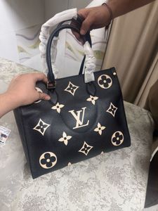 Louis Vuitton OnTheGo MM