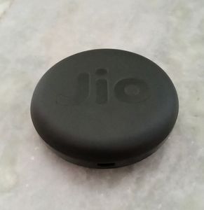 JioFi JMR815 4G Portable Wifi Router (Black)