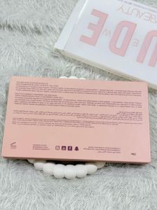 Huda Beauty Eyeshadow Palette