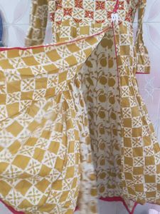 Beautiful Anarkali And Koti Kurta Set