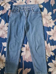 Pre-loved Jeans – Comfy Fit, Minor Fade