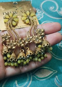 Beautiful Pista Green Earrings ✨