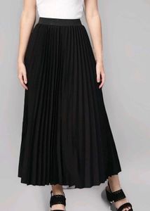 Elegant Black Pleated Skirt