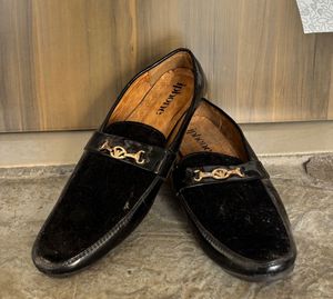 Black Shiny Lofar Shoes Party Wear