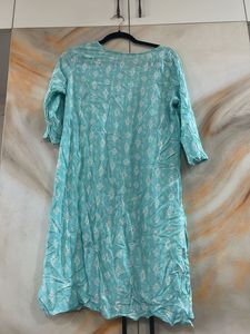 Avaasa Kurta Large(L) Size With 3/4th Sleeve