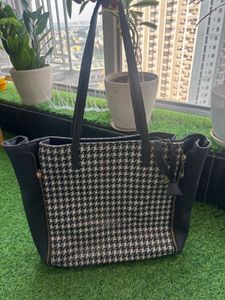 Houndstooth Tote Bag