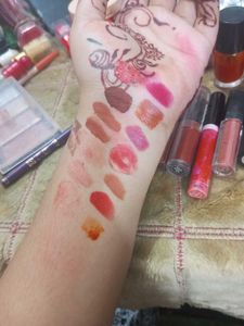 Random Lipstick Set Pack Of 17