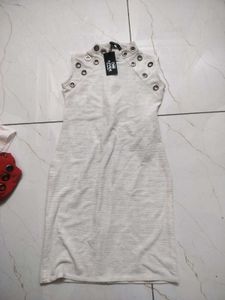 all 5 dresses are new with tag size is 28 to 34 ch