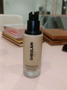Sheglam Complexion Pro Matte Foundation - GOLDEN