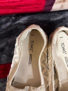 Feather weight  Shoes