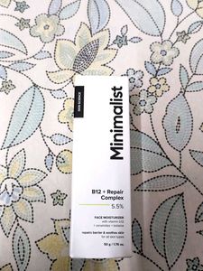 minimalist b12 face moisturizer